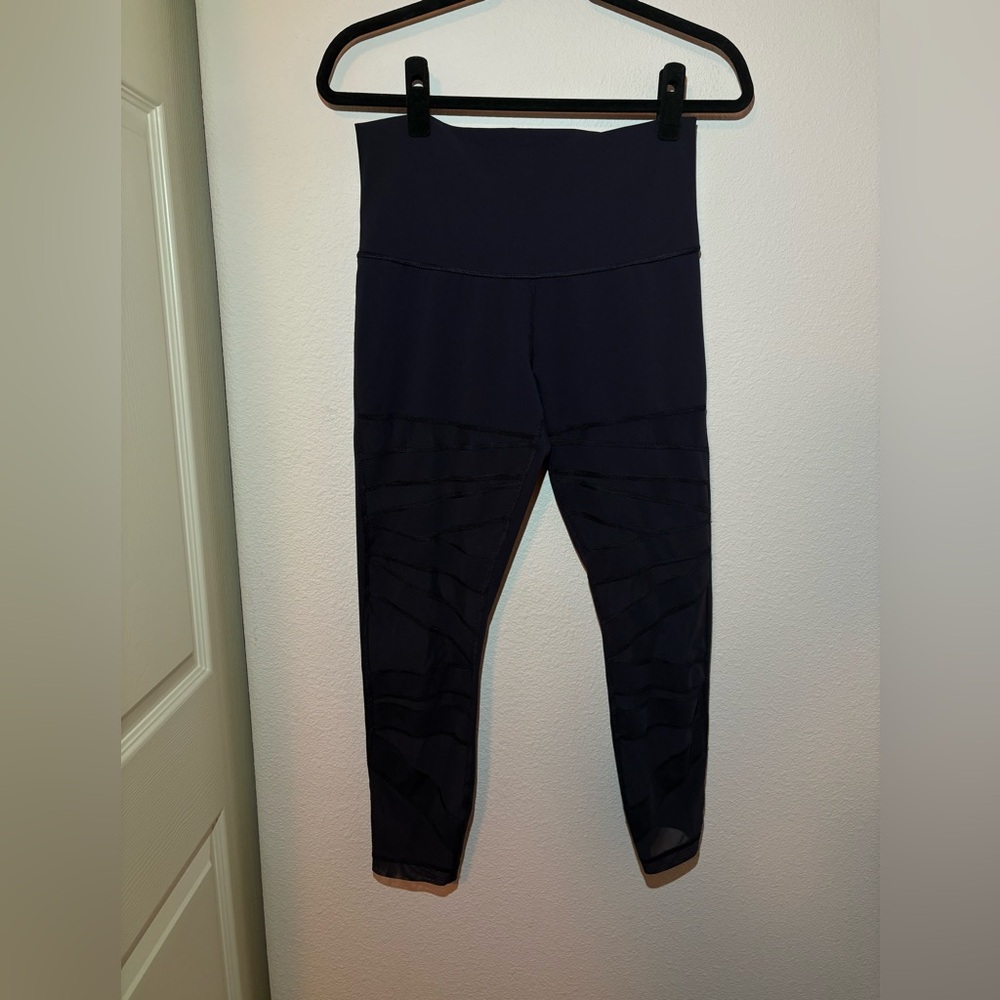 Lululemon Reversible Wunder Under compass logo leggings